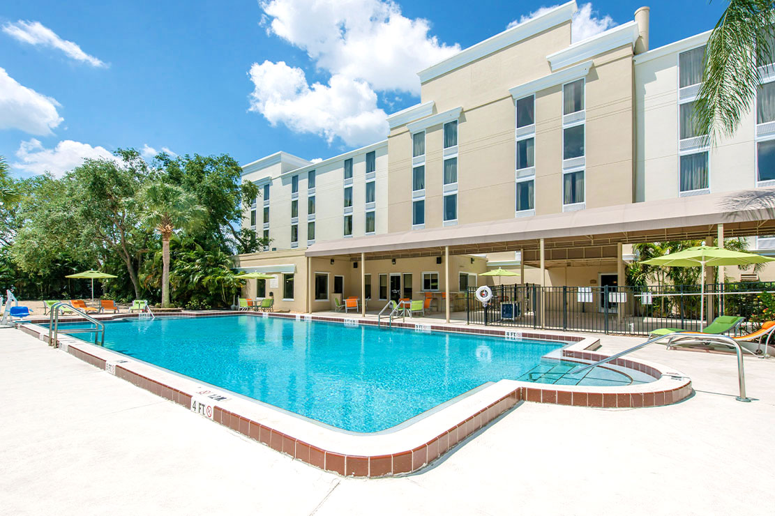 Holiday Inn Melbourne-Viera pool