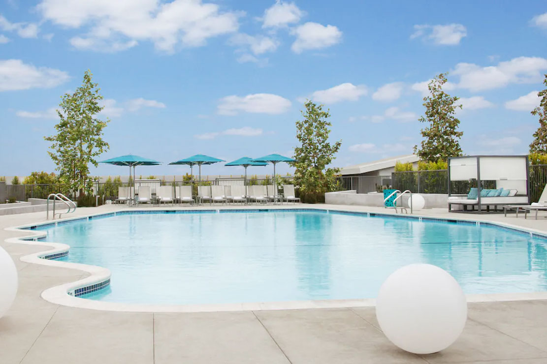 Hyatt Regency Los Angeles International Airport pool