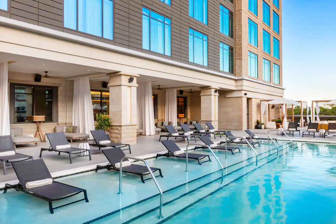 Thompson Savannah pool