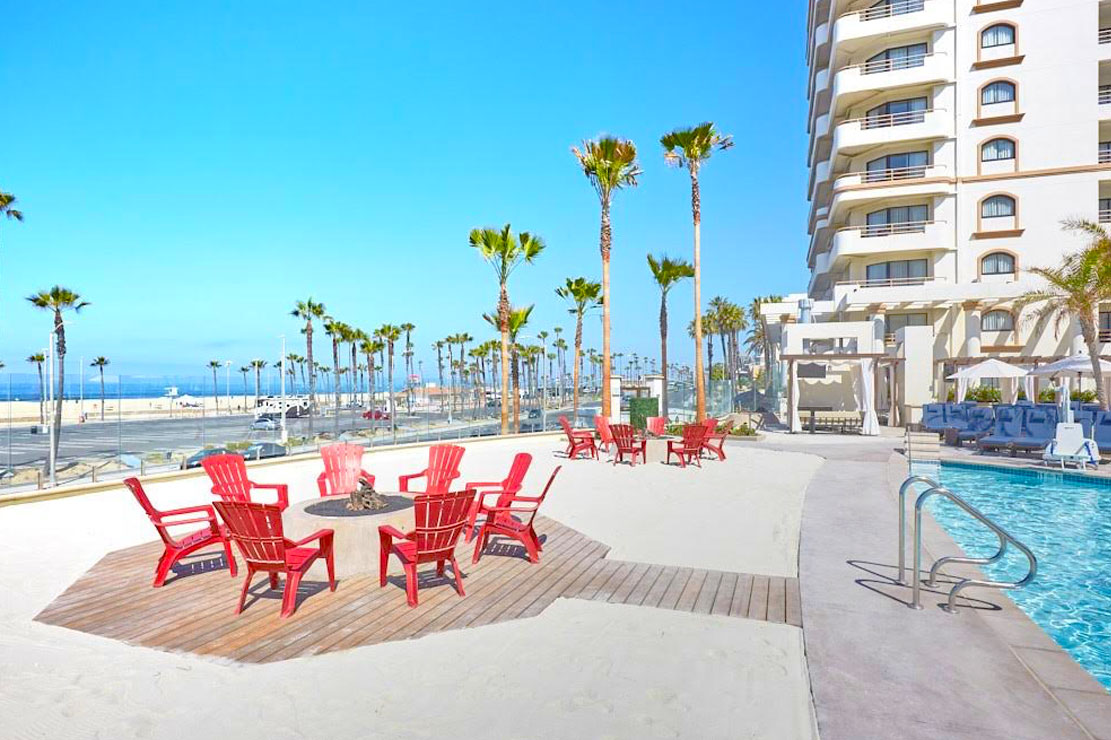 The Waterfront Beach Resort A Hilton Hotel Day Pass Resortpass