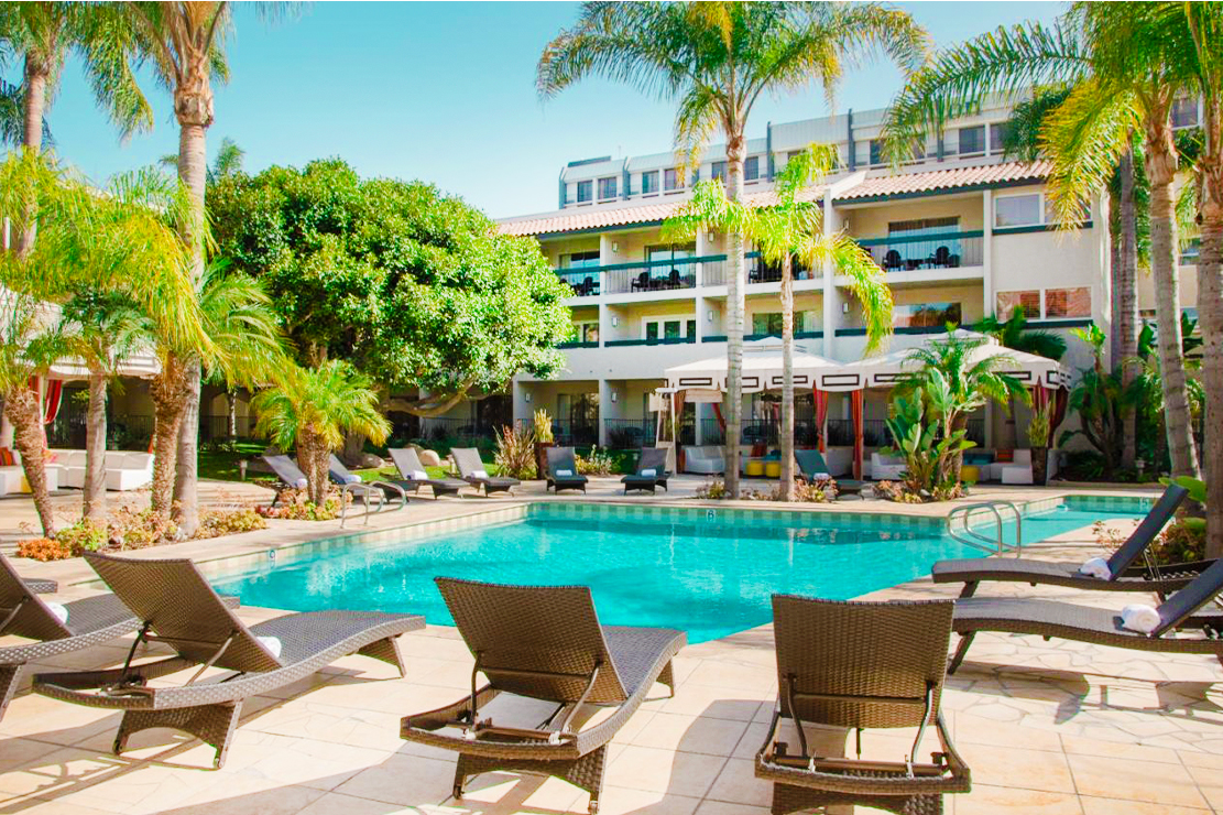 Atrium Hotel pool