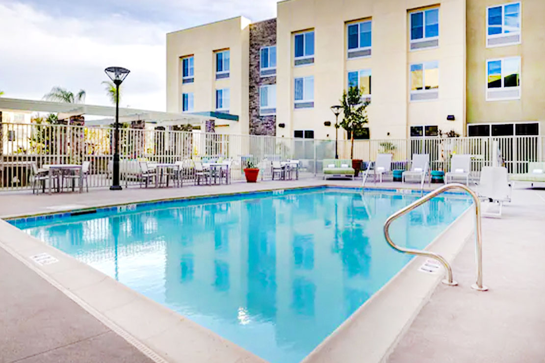 Hilton Garden Inn Temecula pool