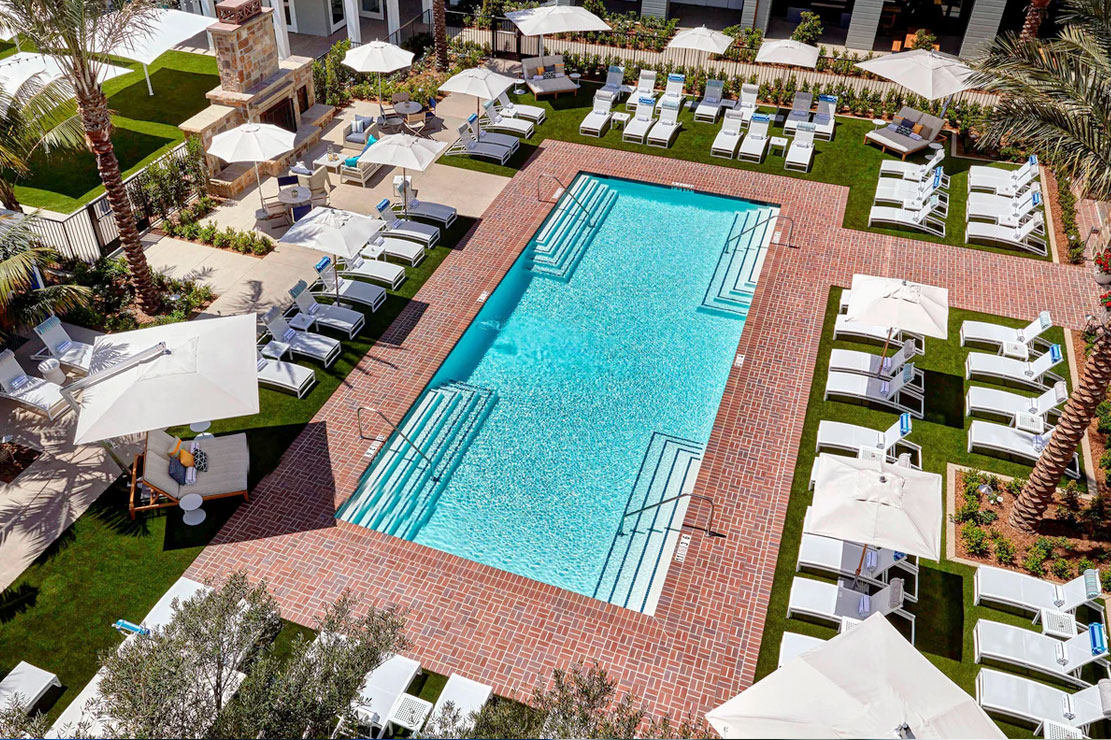 Lido House, Autograph Collection pool