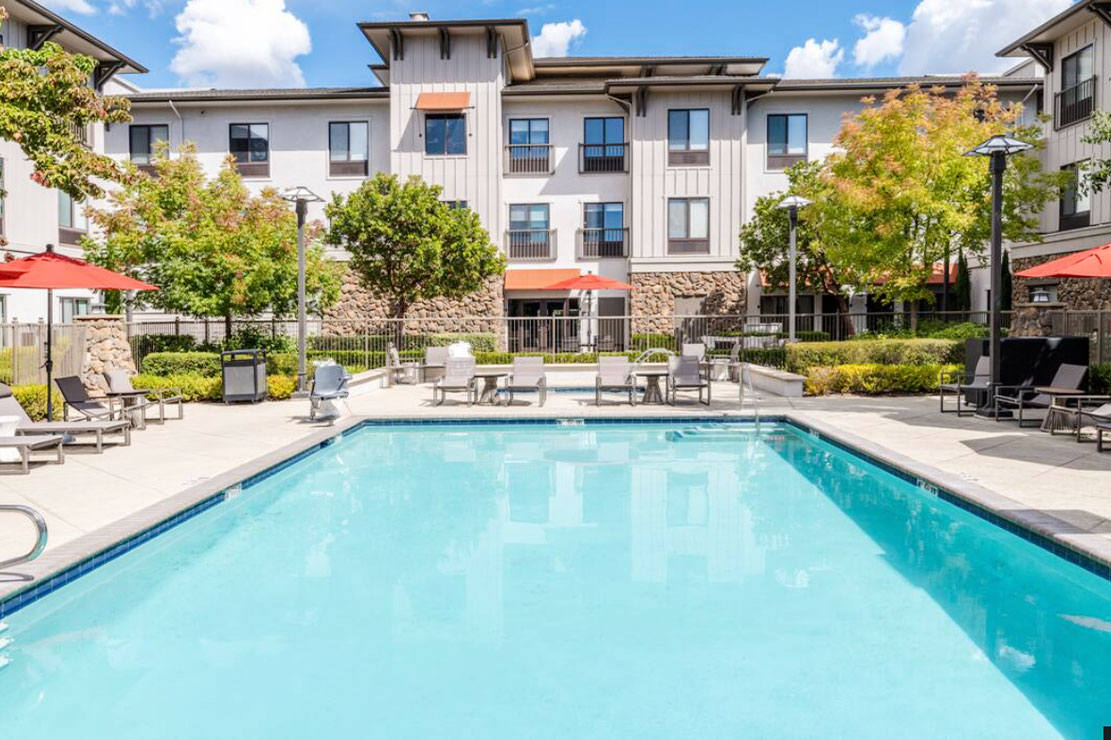 Hampton Inn & Suites Windsor - Sonoma Wine Country pool