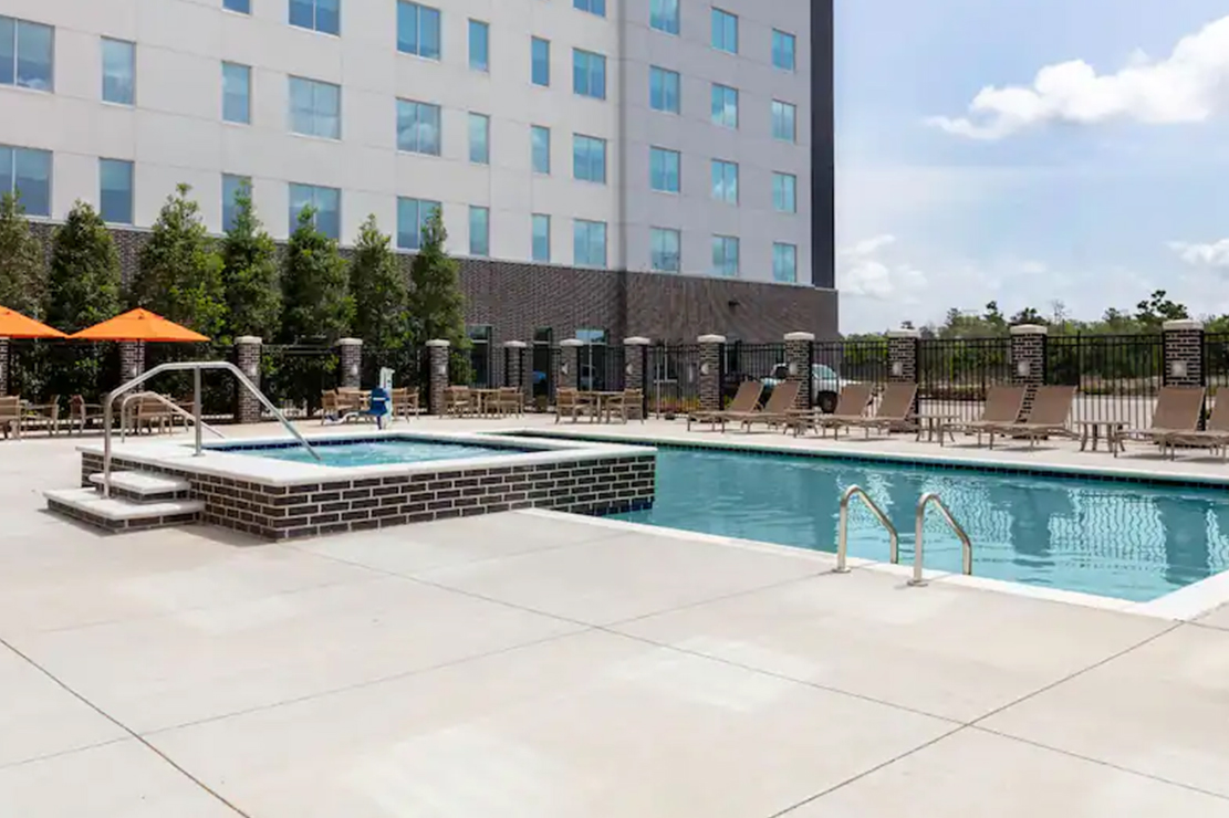 Hyatt House The Woodlands / Shenandoah pool