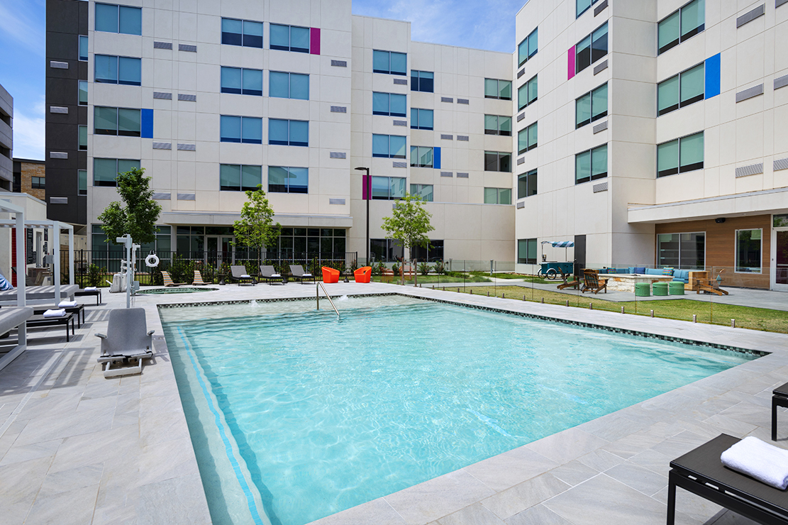 Aloft Austin Southwest pool