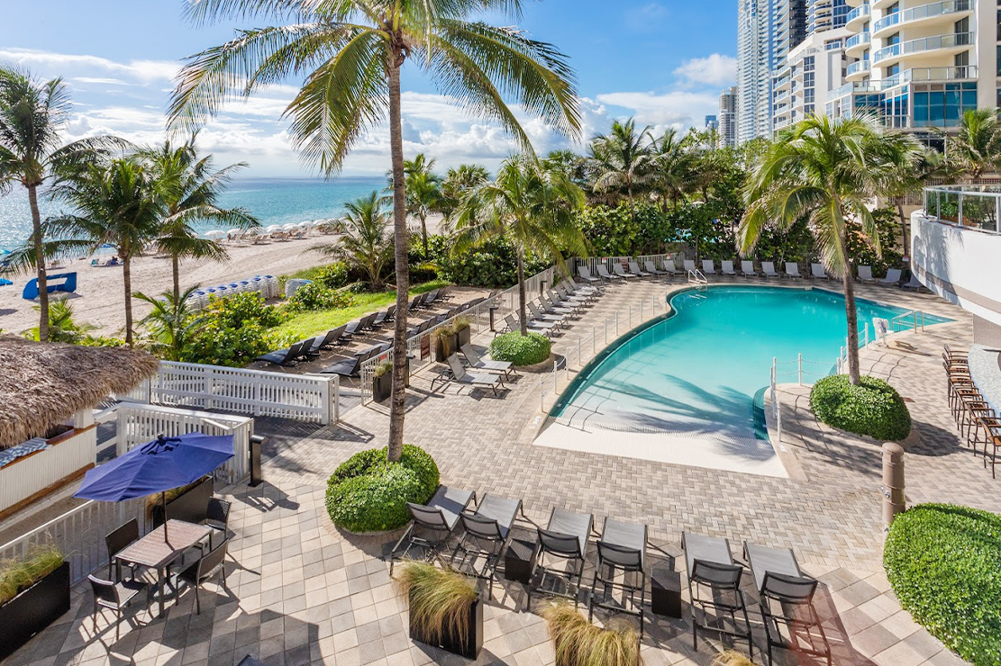 DoubleTree by Hilton Ocean Point Resort pool