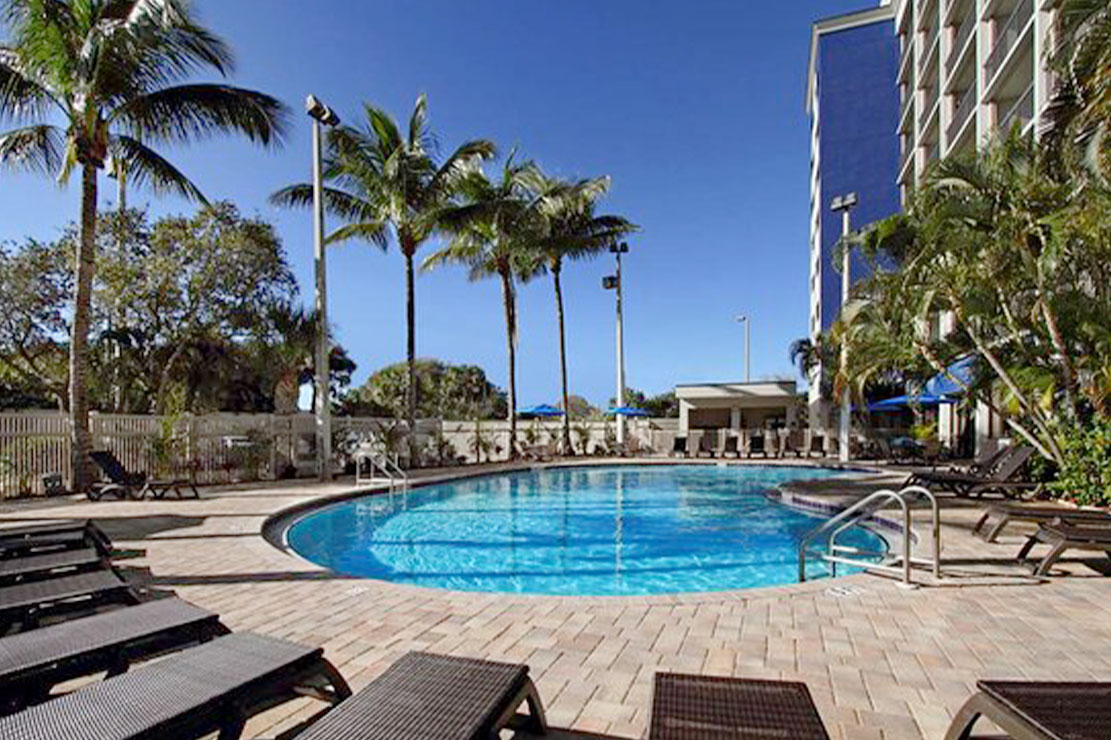 Hampton Inn Cocoa Beach pool