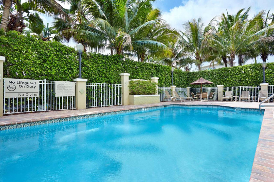 Hampton Inn West Palm Beach Central Airport pool