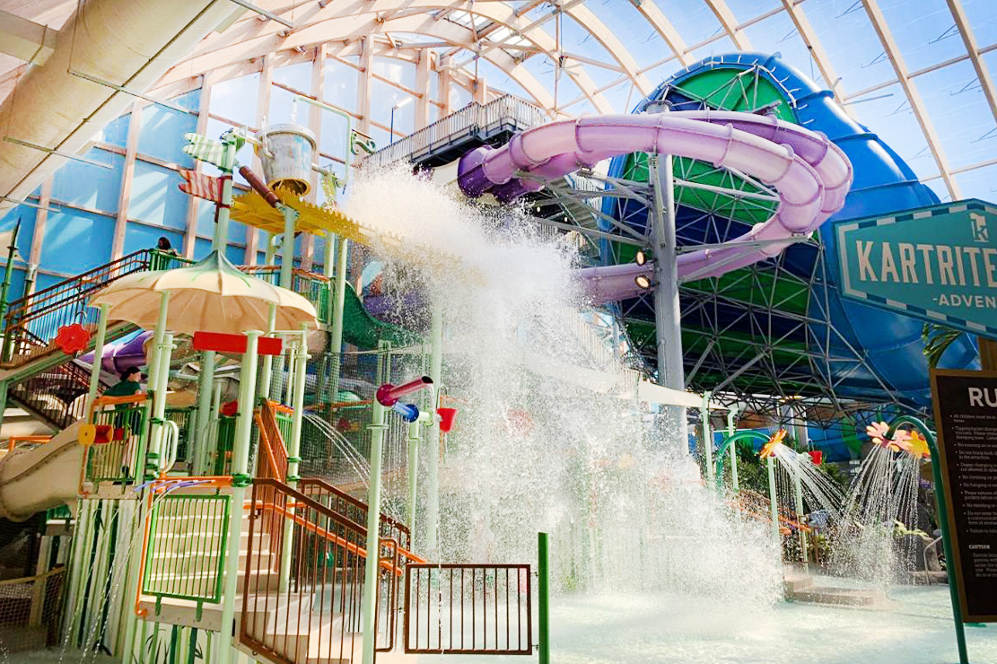 The Kartrite Resort & Indoor Waterpark pool