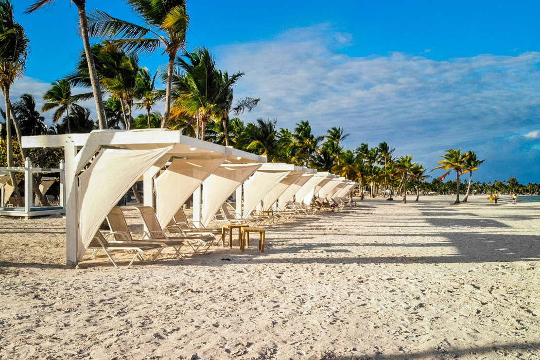 Juanillo Grill & Beach Club pool