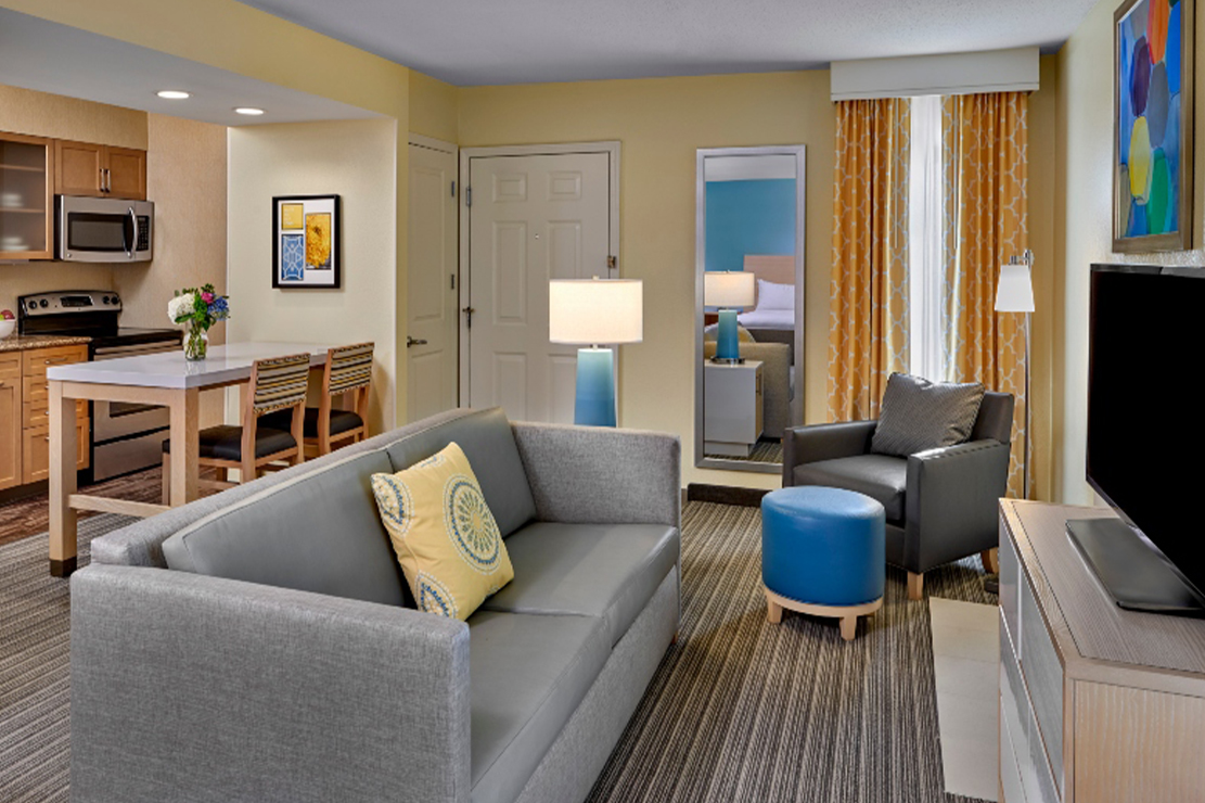 Sonesta ES Suites Cincinnati - Blue Ash pool