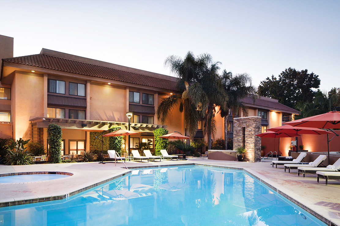 Sonesta Silicon Valley pool
