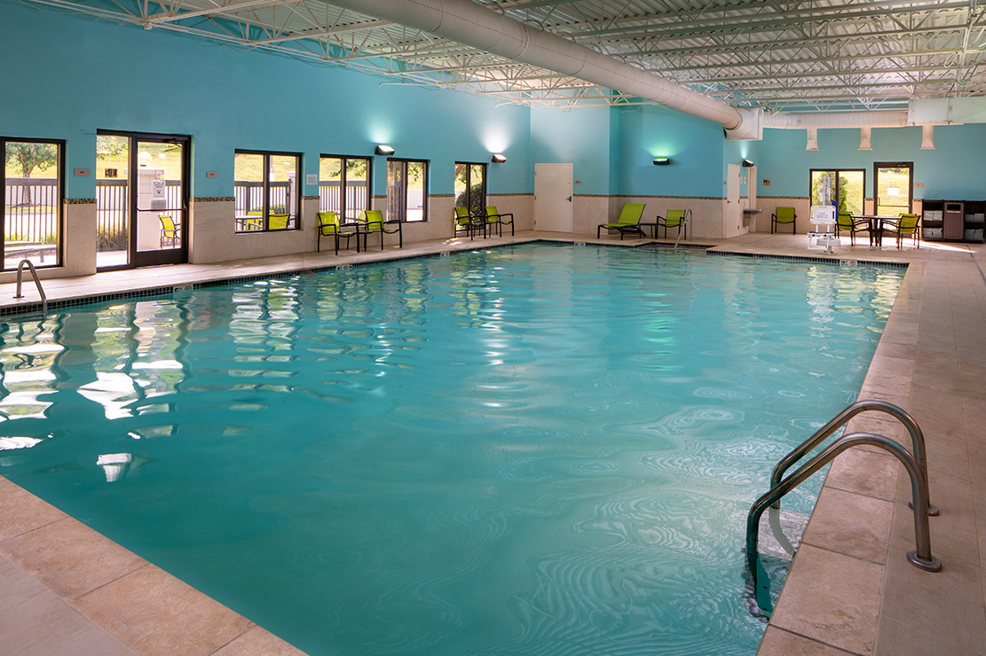 Sonesta Select Nashville Airport Suites pool