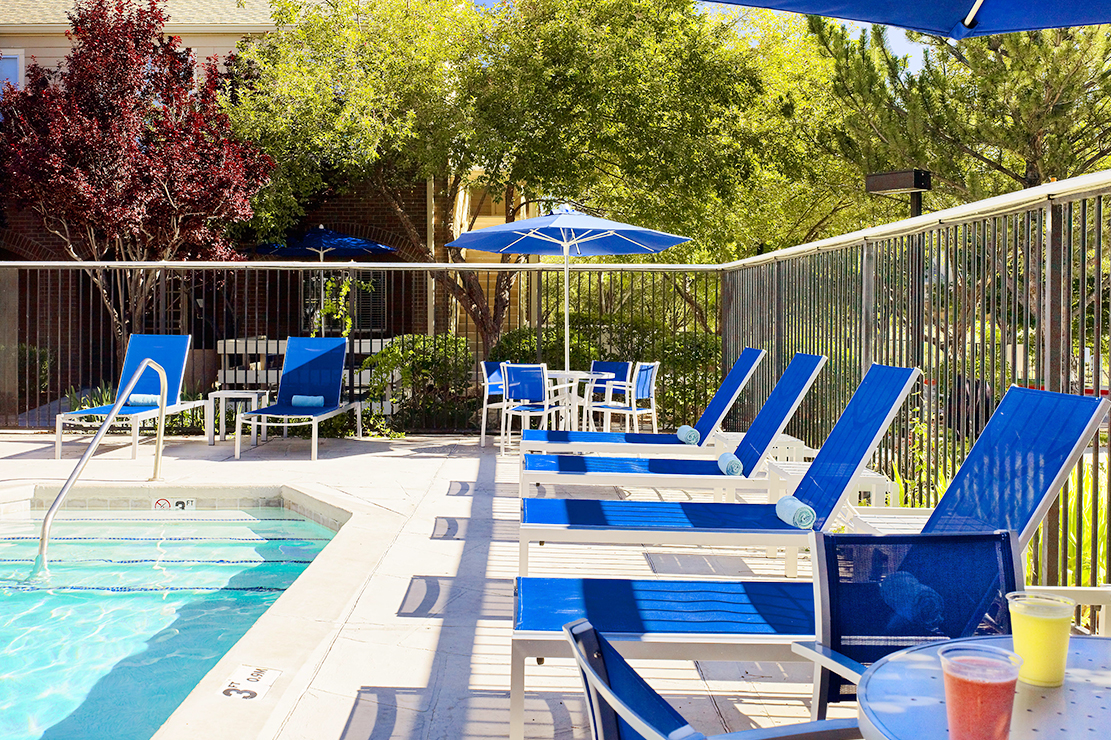 Sonesta ES Suites Flagstaff pool