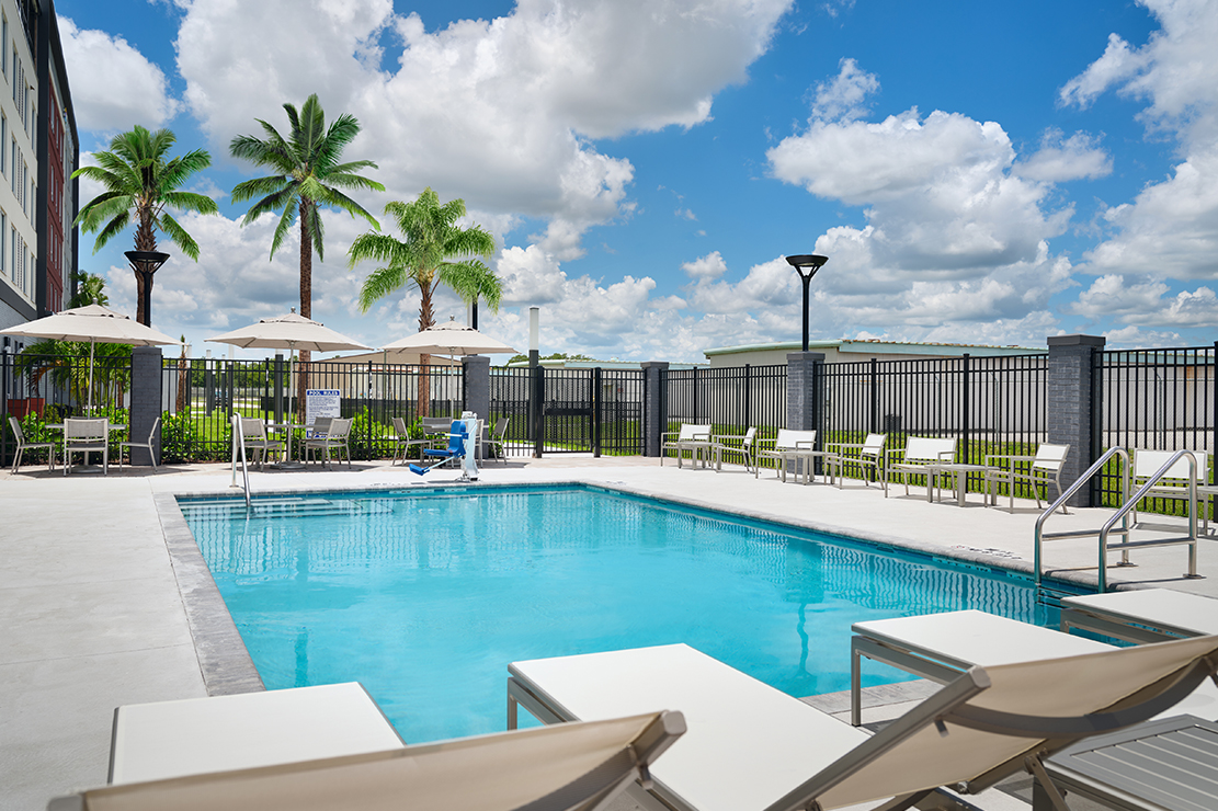 Hyatt Place Melbourne Airport pool