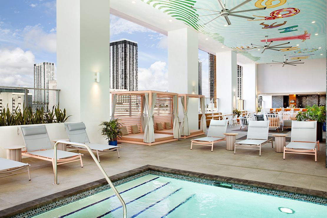 YOTEL Miami pool