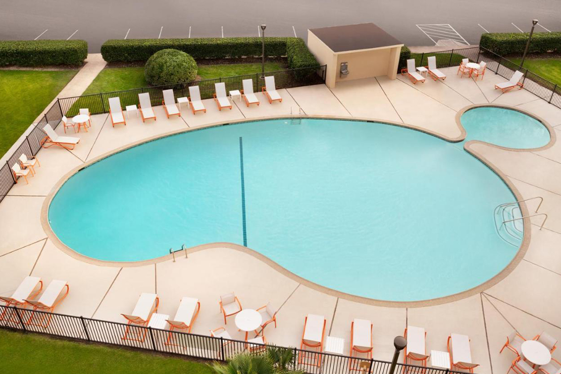Holiday Inn Houston-InterContinental Airport pool