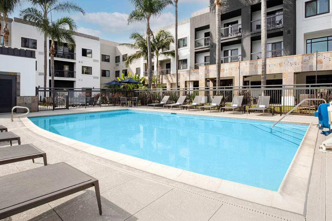 Courtyard by Marriott San Diego Carlsbad pool