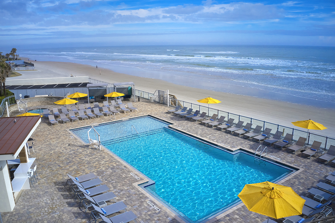 Delta Hotels Daytona Beach Oceanfront pool