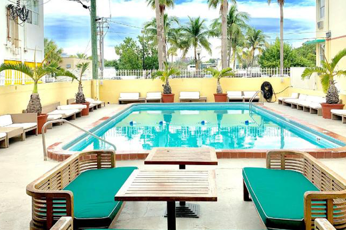 The Broadmore Miami Beach pool