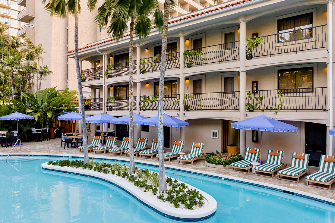 Wayfinder Waikiki pool