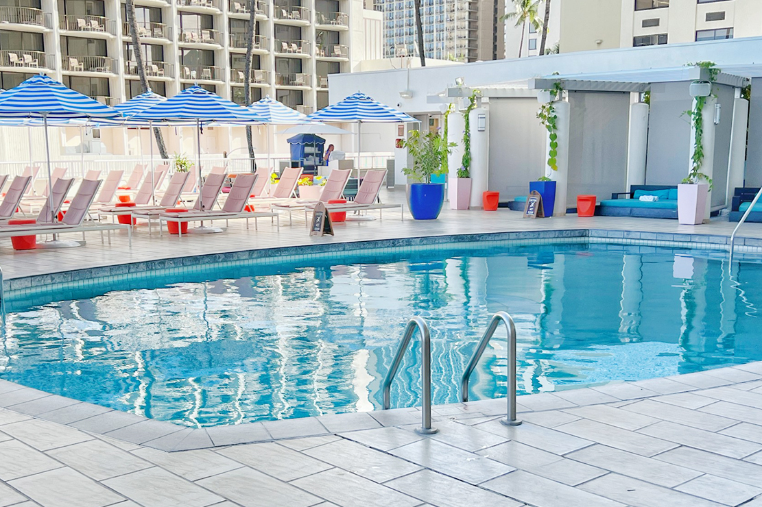 The Twin Fin Hotel pool