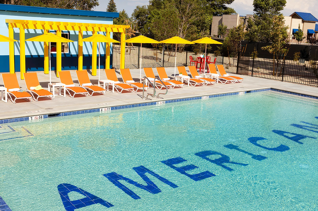Americana Motor Hotel pool
