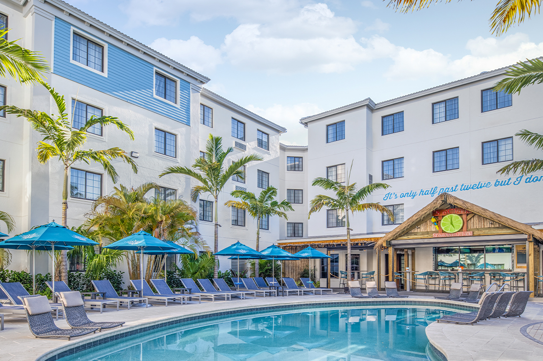 Compass Hotel by Margaritaville Naples pool
