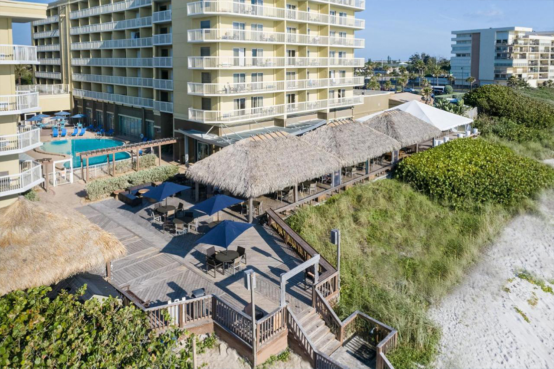 Crowne Plaza Melbourne-Oceanfront pool