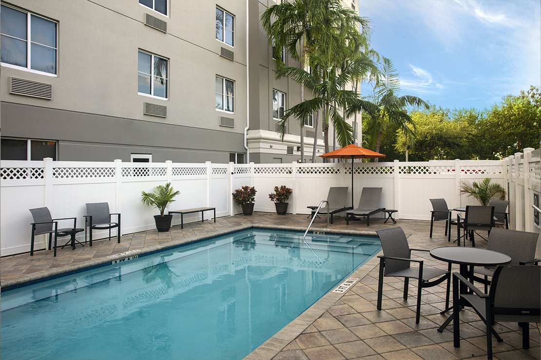 Four Points by Sheraton Fort Lauderdale Airport - Dania Beach pool