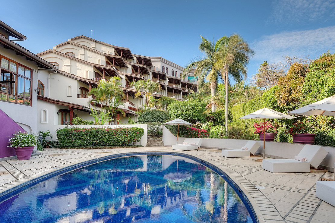 Alta Las Palomas Hotel pool