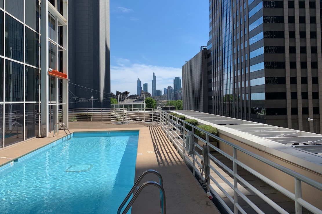 Lakeshore Sport & Fitness Illinois Center pool