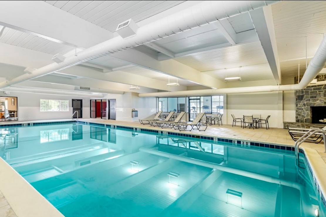 Best Western Springfield Hotel pool