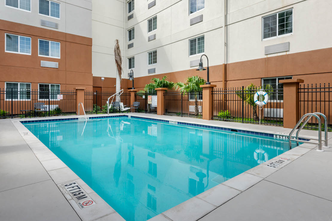 Candlewood Suites Fort Myers-Sanibel Gateway, an IHG Hotel pool