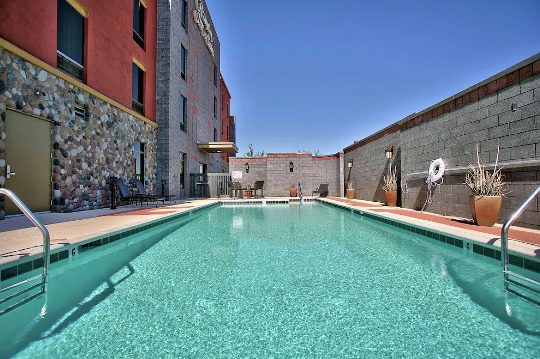 Hampton Inn & Suites Scottsdale at Talking Stick pool