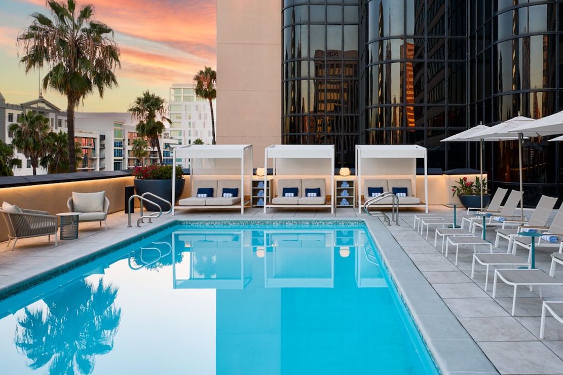 Marriott Long Beach Downtown pool