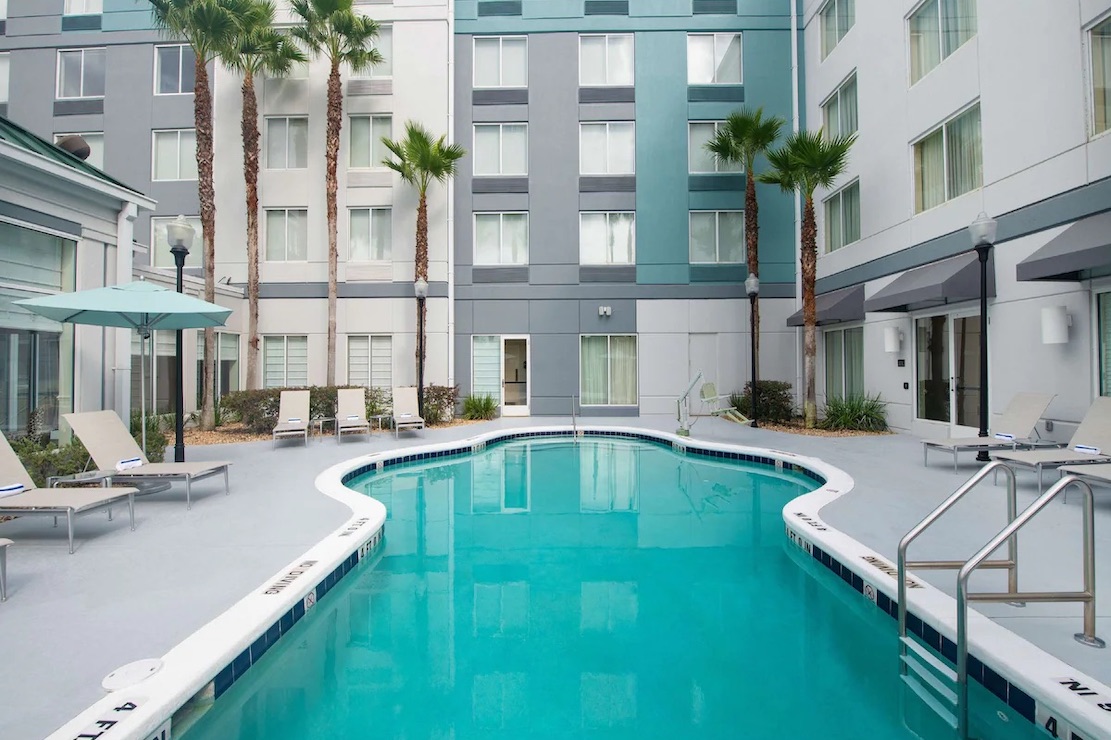 Hilton Garden Inn Jacksonville JTB/Deerwood Park pool