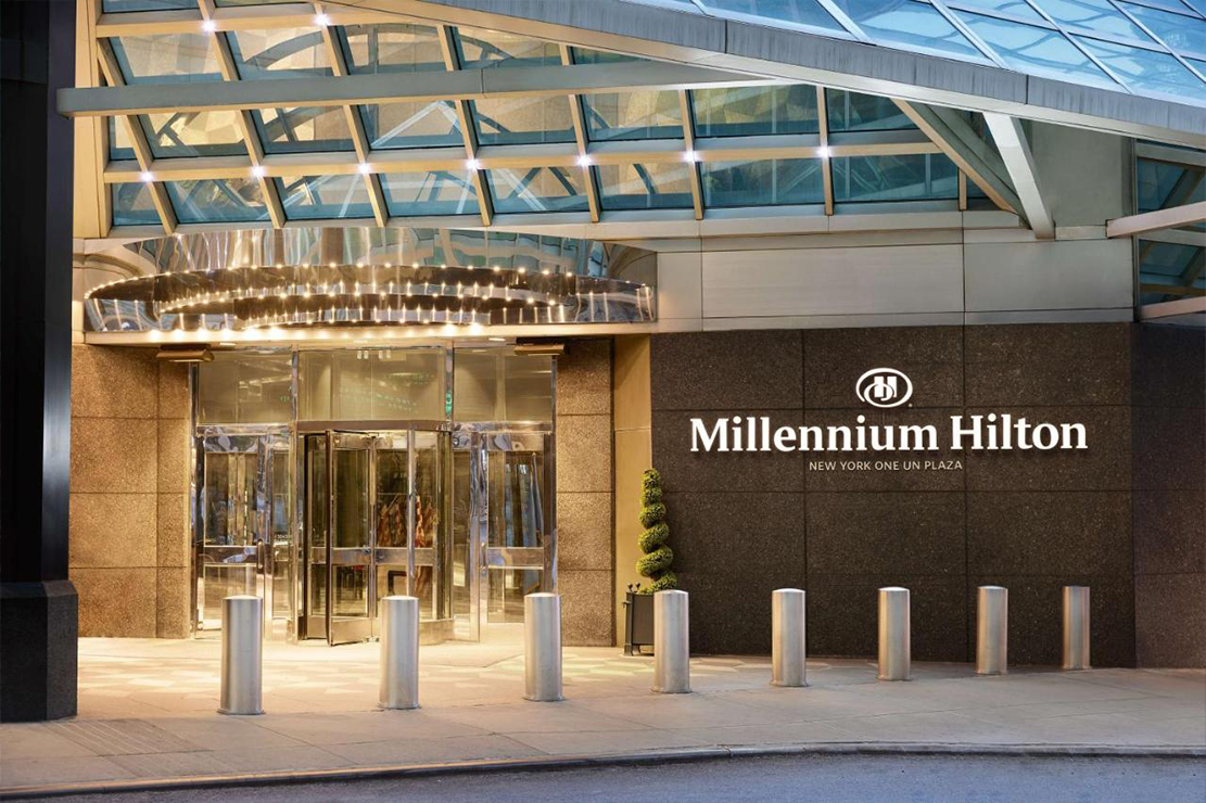 Millennium Hilton New York One UN Plaza pool
