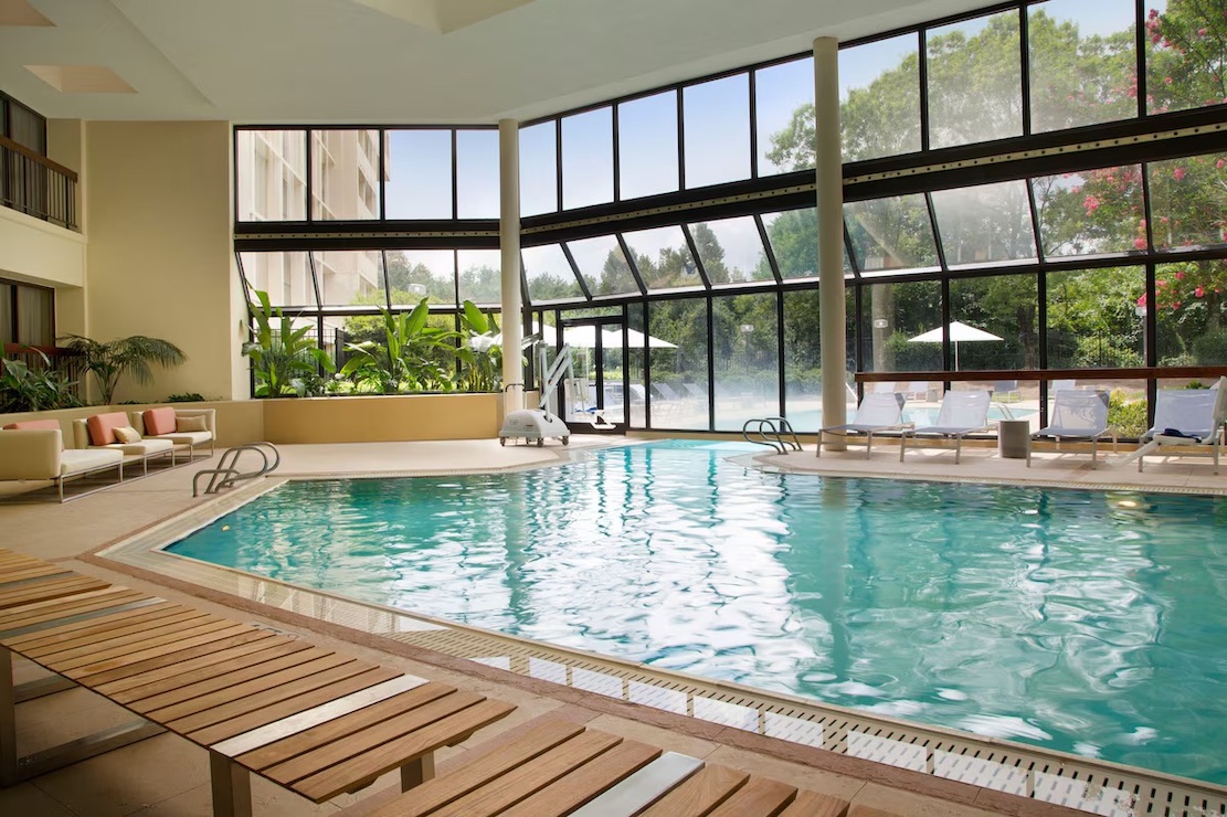 Greensboro-High Point Marriott Airport pool