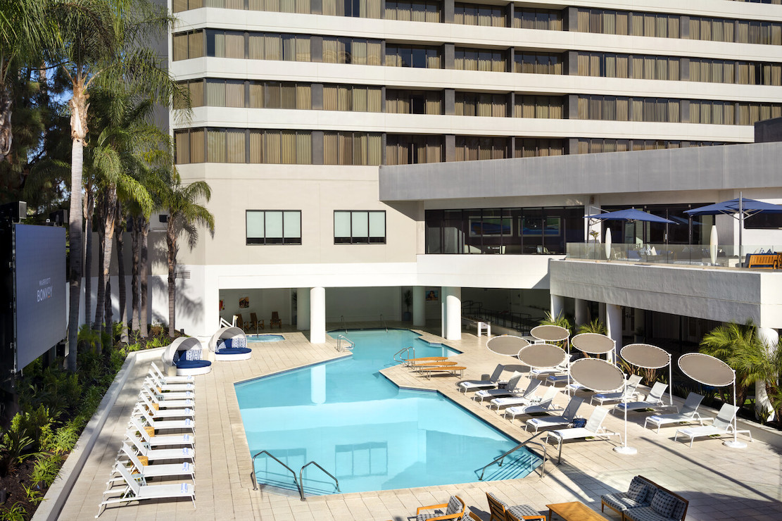 Irvine Marriott pool