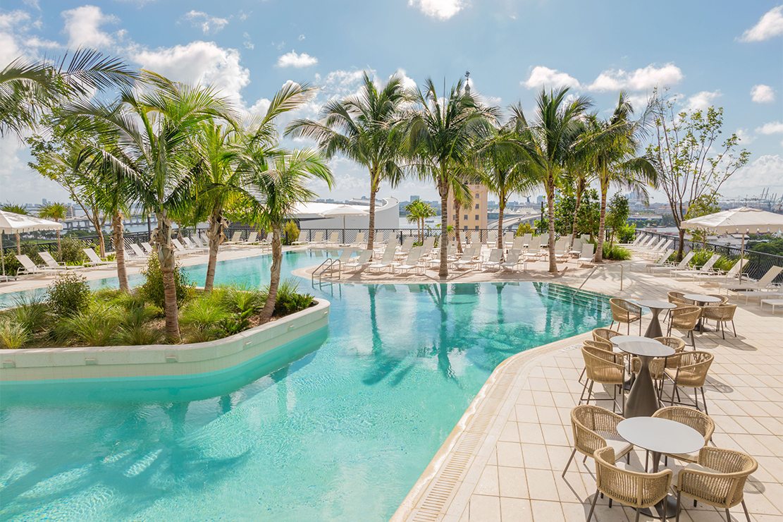 Gale Miami Hotel and Residences pool