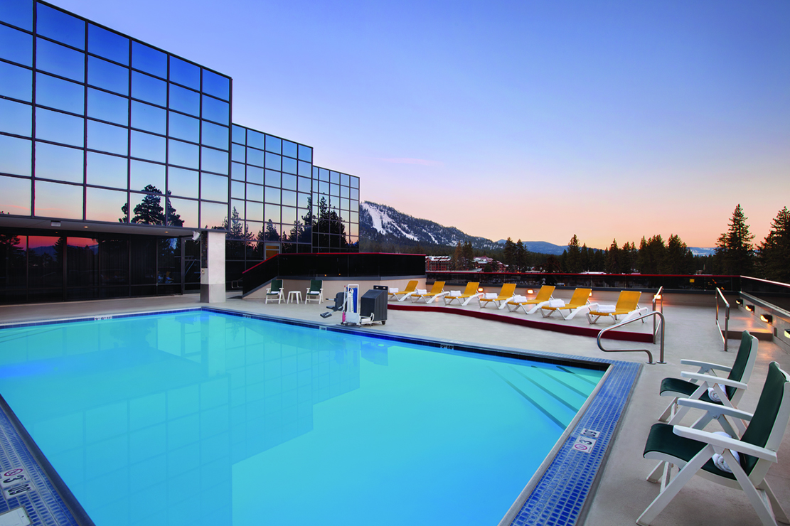 Caesars Republic pool