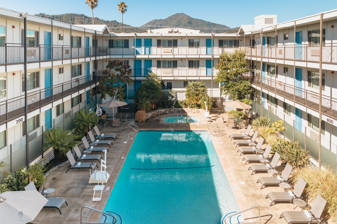 Marin Suites Hotel pool