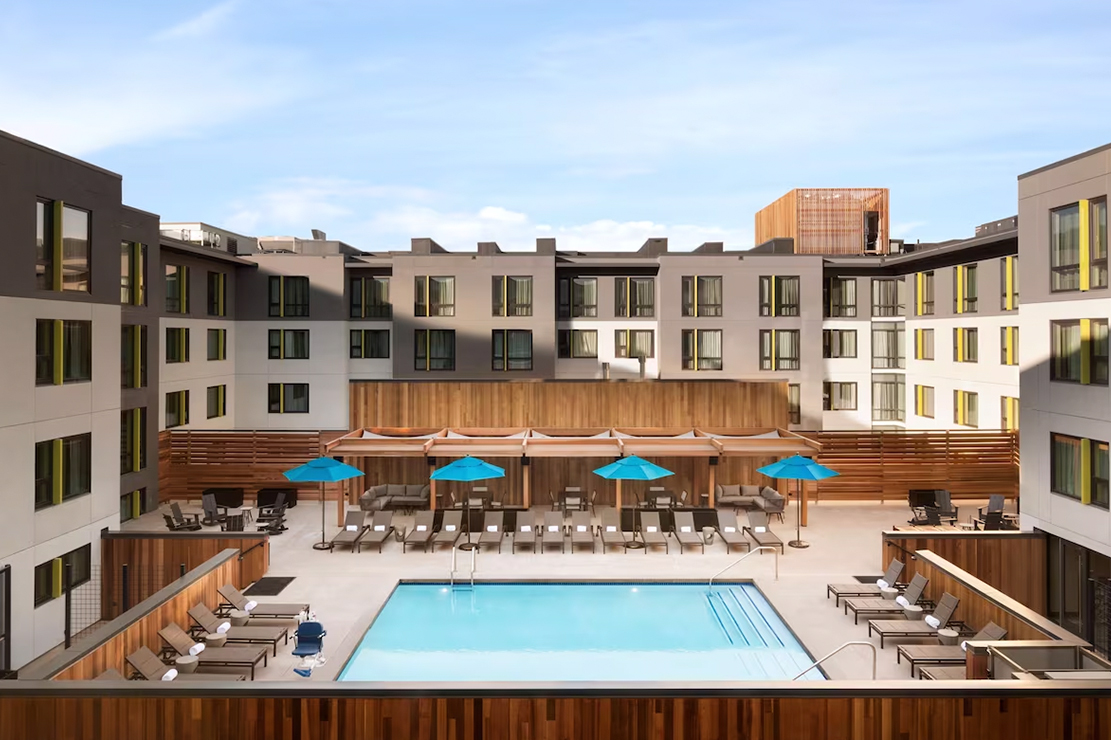Embassy Suites by Hilton Boulder pool