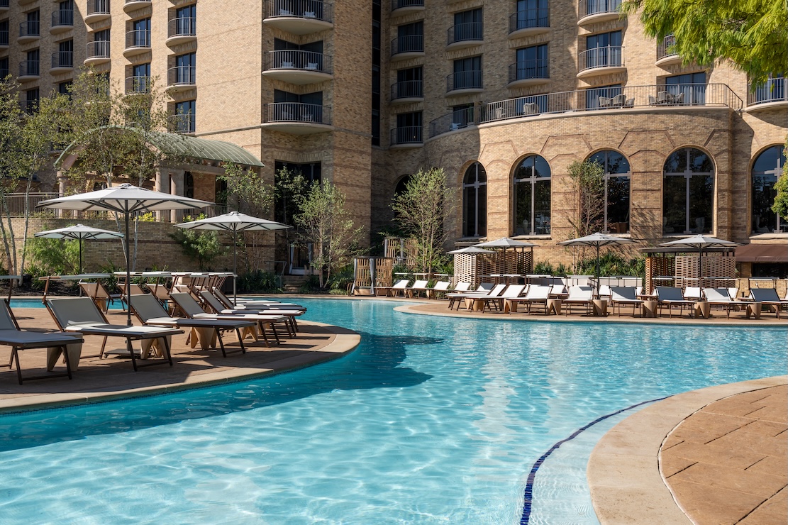 The Ritz-Carlton Dallas, Las Colinas pool
