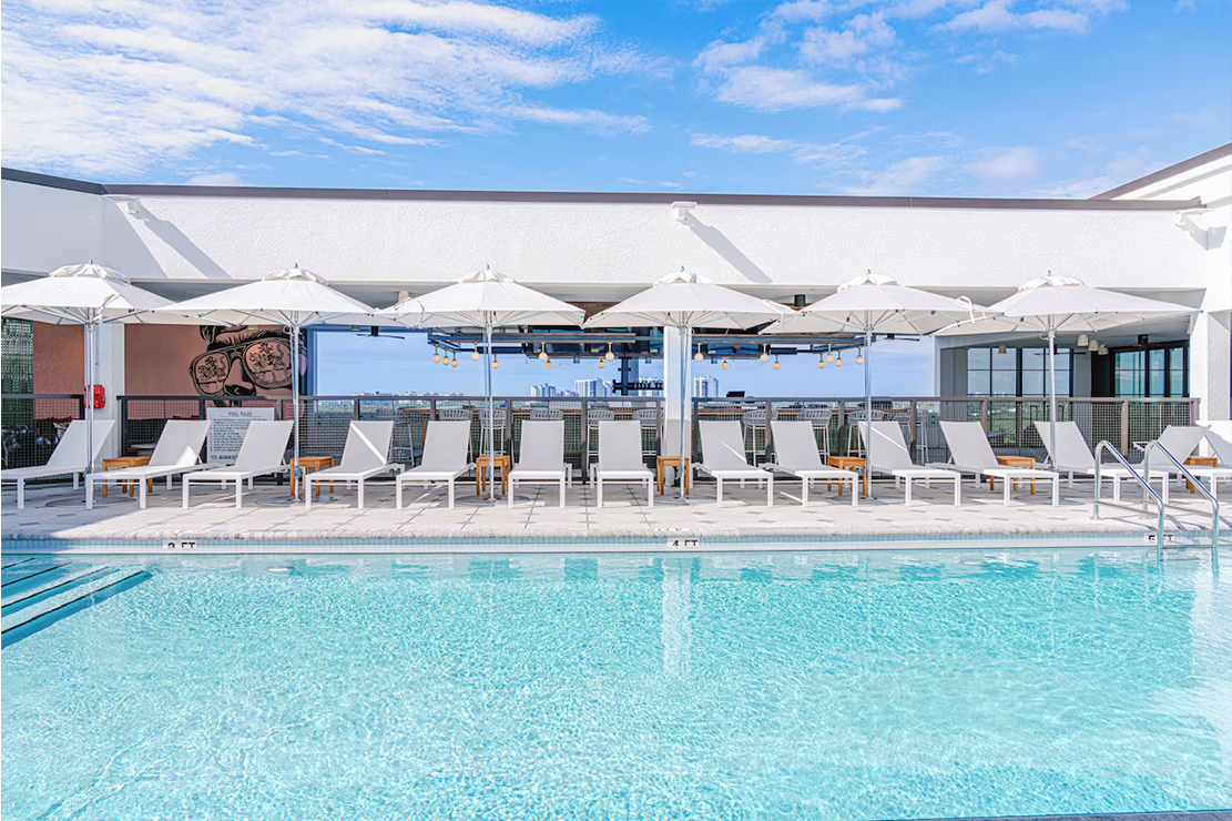The Perry Hotel Naples pool