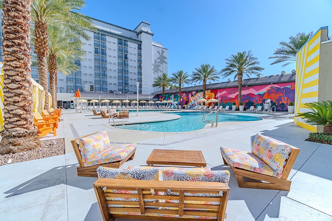 OYO Hotel & Casino Las Vegas pool