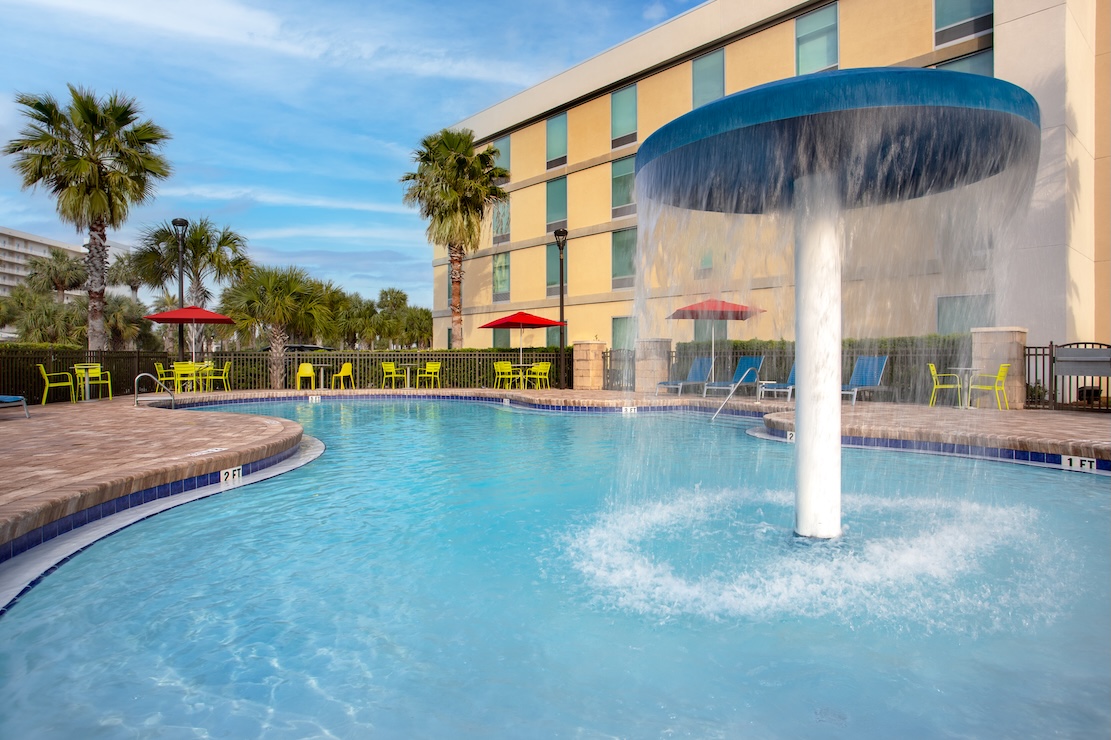 Home2 Suites by Hilton Destin pool