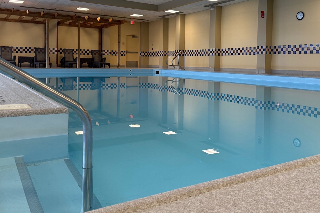 Detroit Marriott Troy pool